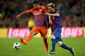 爱游戏官网-雷根斯堡球员团结一心，赢得了极具挑战性的比赛的简单介绍