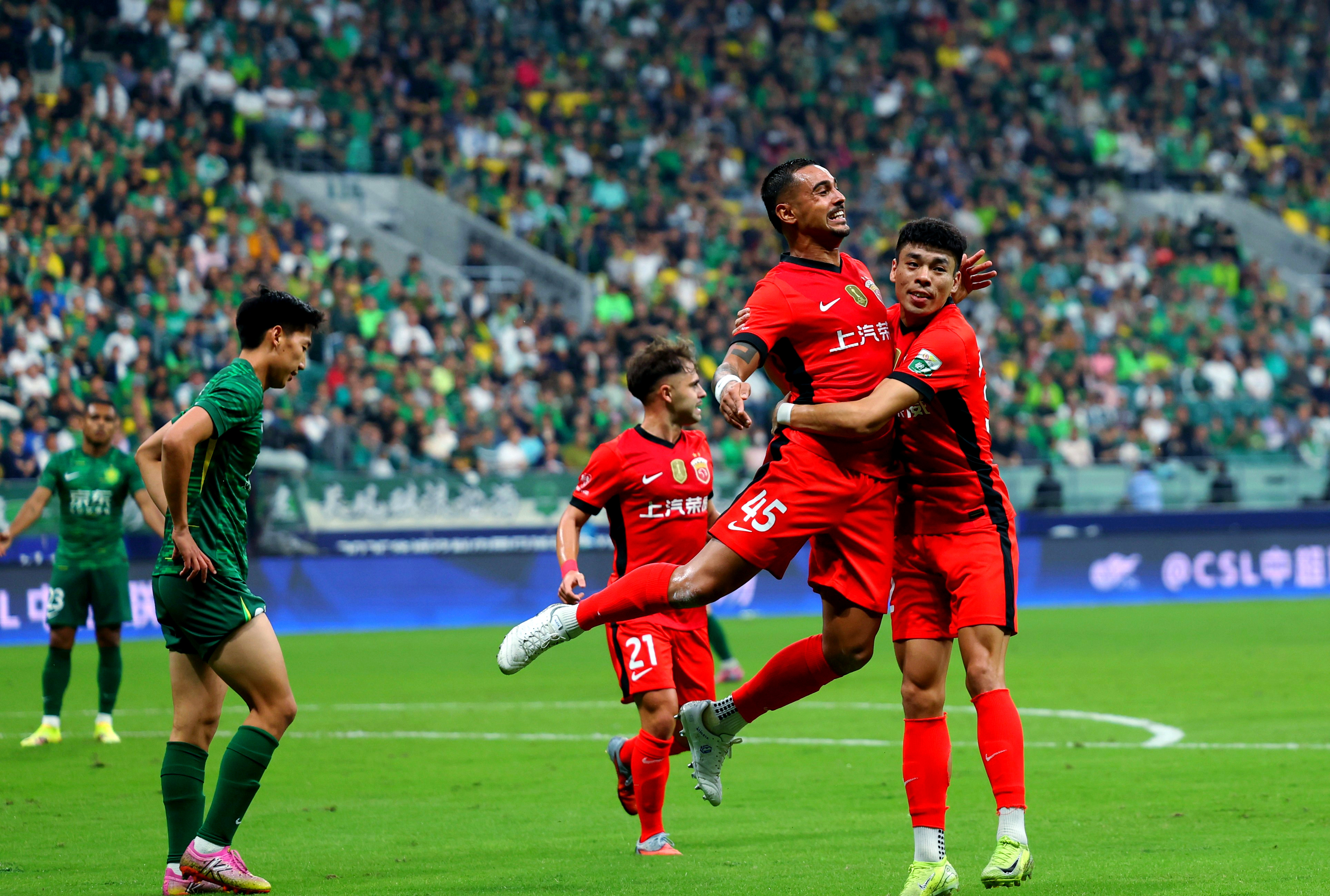 爱游戏体育-激烈角逐!国内足球联赛掀起一场场激情风暴的简单介绍 第2张 爱游戏体育-激烈角逐!国内足球联赛掀起一场场激情风暴的简单介绍 第2张