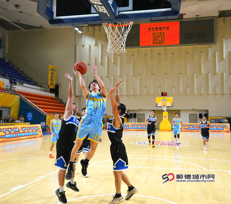 爱游戏-激战继续，篮球赛事热情澎湃，球技精湛的简单介绍  第1张